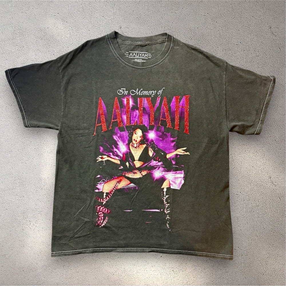 Aaliyah Tribute Graphic Tee Shirt Washed Black Red Glitter Accent Mens Medium
